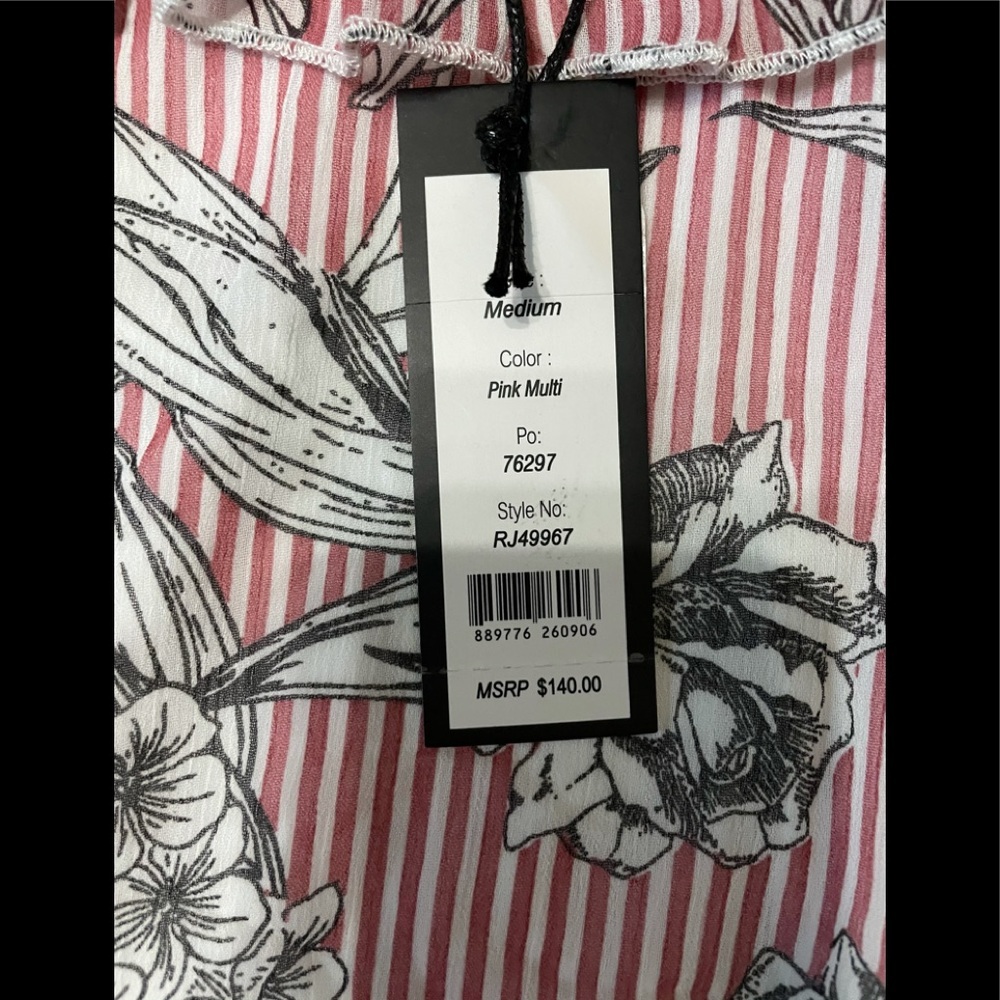 Off the Shoulder Ribbon Tie Ruffle Print Top - Picture 5 of 7